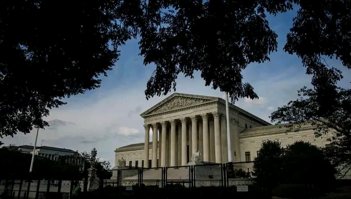 US Supreme Court Says Public School Officials Can Pray Openly