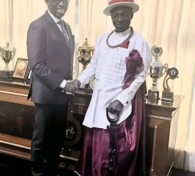 APC Leaders' Council Chair In Ughelli North Dumps Party, Joins PDP, Meets Okowa