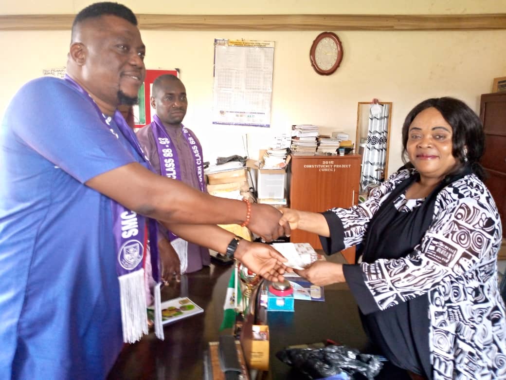 St Michael College Oleh: Old Students Donate N500,000 Thousand Naira to Alma Mater