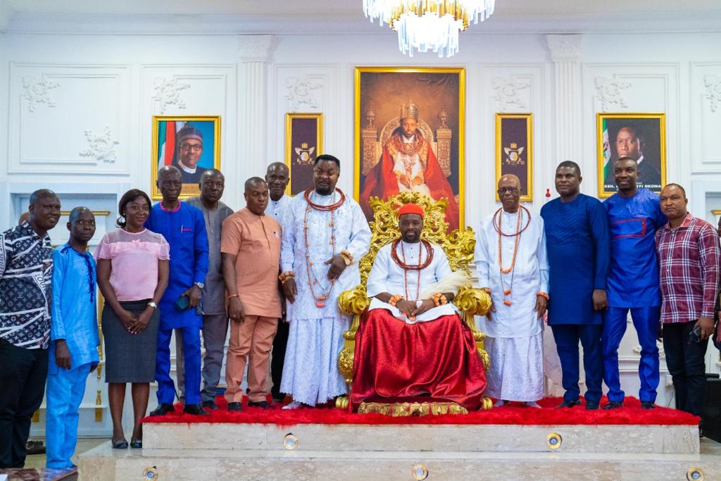 Olu Of Warri Commends Governor Okowa For Donating Bus To Delta NUJ