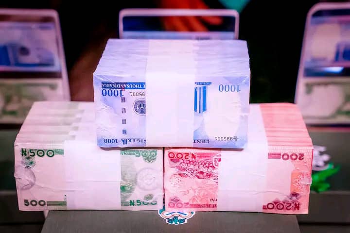 CBN Speaks On New Naira Note Bleaching