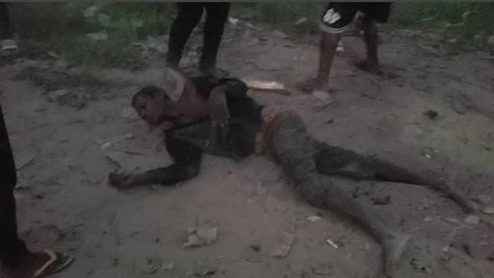 Commercial Drivers Ambush Suspected Robbers In Warri, As Middle Aged Woman Escapes Death