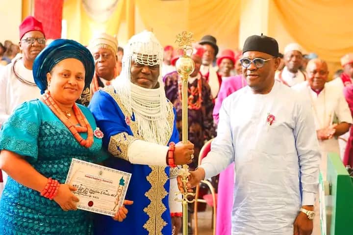 Wike Presents Certificate Of Recognition To Oba Of Ogbaland