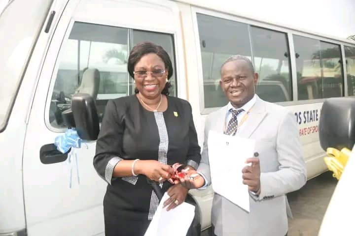 VC Presents Four New Vehicles To Service Centres To Boost Productivity, Corporate Image