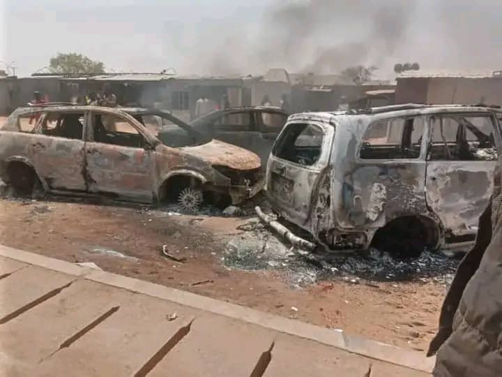 Kano On Fire As Thugs Attack Kwankwaso Supporters, Burn Vehicles, Block Roads