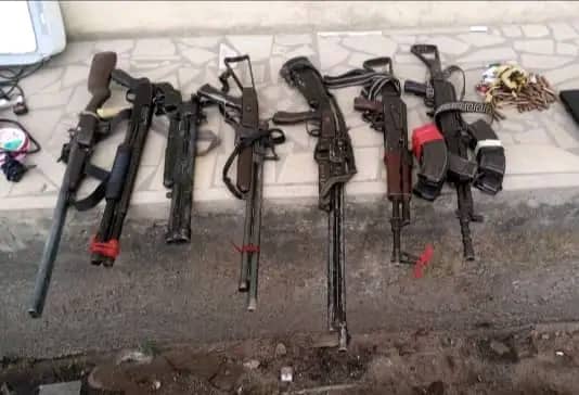 Imo Police Arrest 5 Political Thugs Inside House Of Reps Member's Home, Dangerous Weapons Recovered