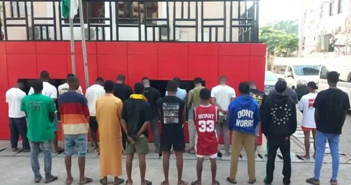 EFCC Arrests 21 Alleged Yahoo Boys In Abuja