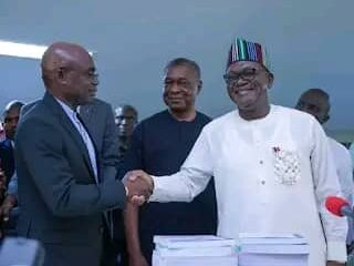 JUST IN: Ortom Hands Over To Benue Gov-elect, Rev. Alia