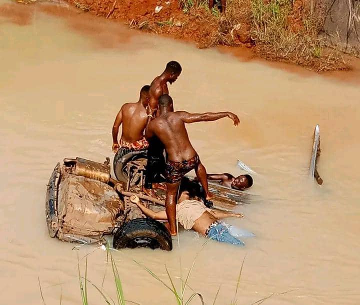 Six Bodies Recovered As Vehicles Plunge Into Imo River