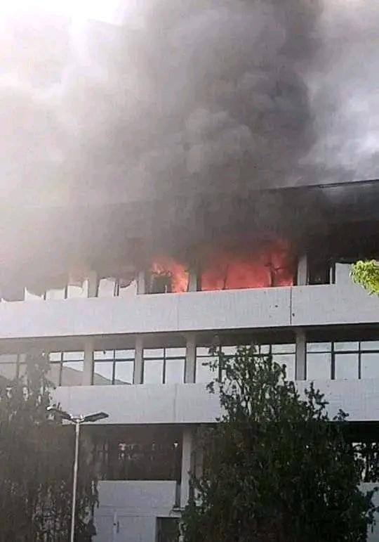 BREAKING: Fire Guts Section Of Supreme Court