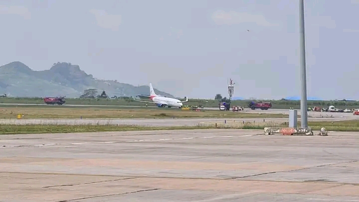 BREAKING: Nnamdi Azikiwe Airport Shut As Aircraft Overshoots Runway