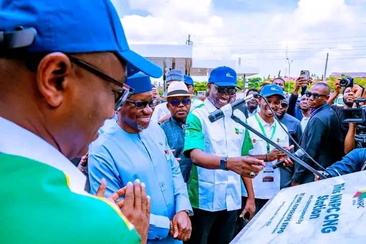 FG Commissions NNPC Retail CNG Stations in Abuja, Lagos