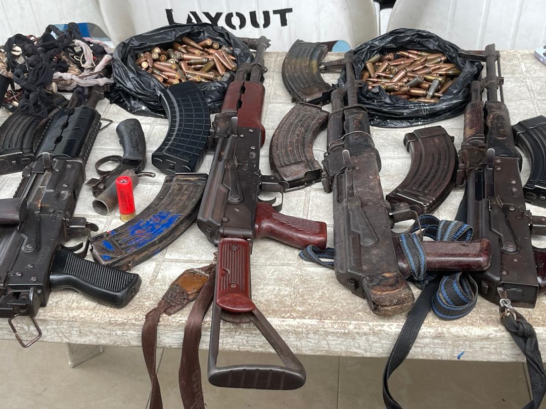 Police Arrest 5 Suspected Armed Robbers, Cultists In Oghara, Arrest Two With 55 Stolen Phones In Warri