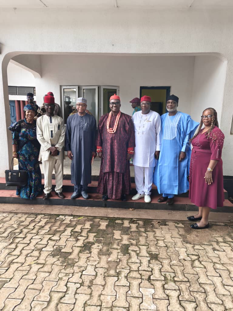 Admiralty University VC Pays Courtesy Visit To Obi Of Ogwashi-Uku
