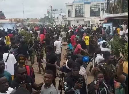 Seven Passengers From Zaria Killed, Others Injured As Youths Attack Bus In Plateau