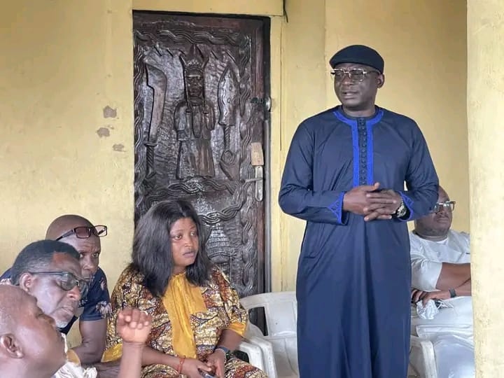 Ethiope East Council Boss Visits Family Of Urhuoka Youth Killed By Suspected Kidnappers