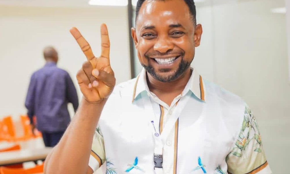 “Release Jesam Michael! Jail the Real Thief!” – Protesters Cry Out As Drama Unfolds In Court (VIDEO)