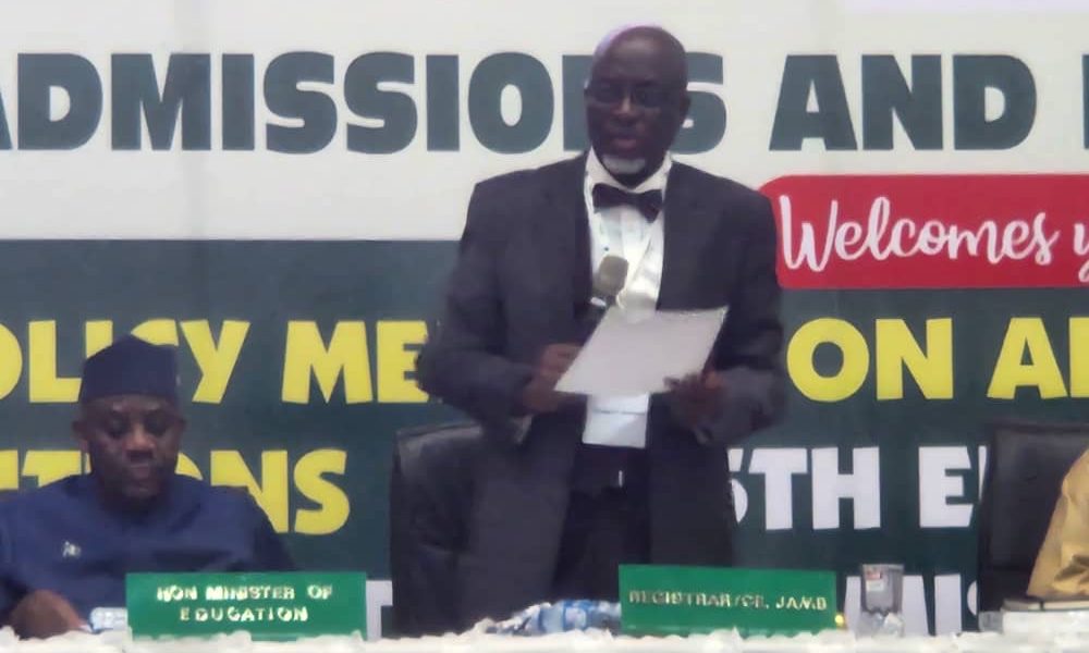 FG Sets Minimum Admission Age For Tertiary Institutions At 16, Cut-Off Marks At 150, 100