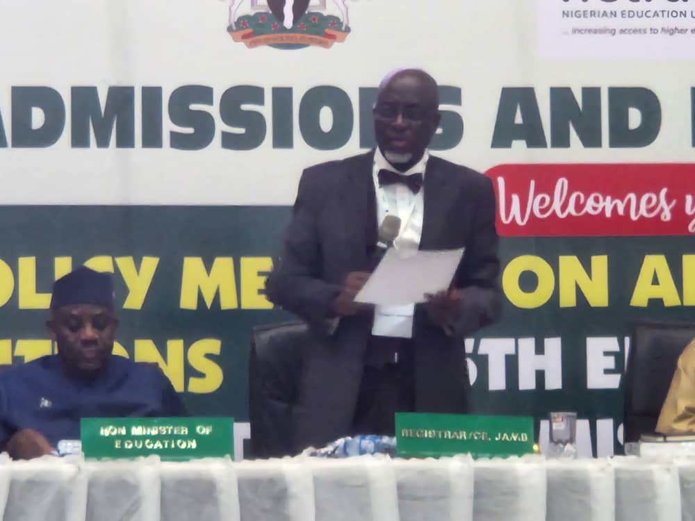 FG Sets Minimum Admission Age For Tertiary Institutions At 16, Cut-Off Marks At 150, 100