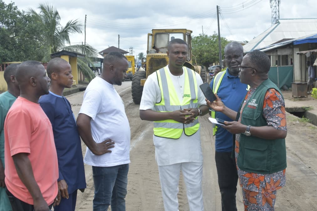 DESOPADEC Pushes On With Desilting Of Canals, Drains In Oil Mandate Areas With Focus On Umutu Community