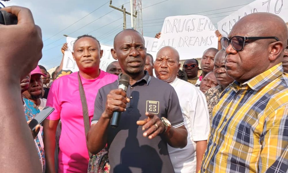 Afiesere Community Protests Sales Of Hard Drugs, Commences Arrests of Dealers, Youths