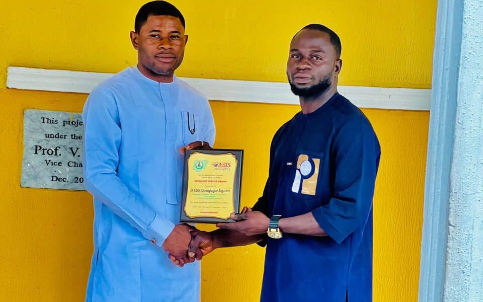 Oasis-NUJ Chapel Honours DELSU SUG President With Excellent Service Award