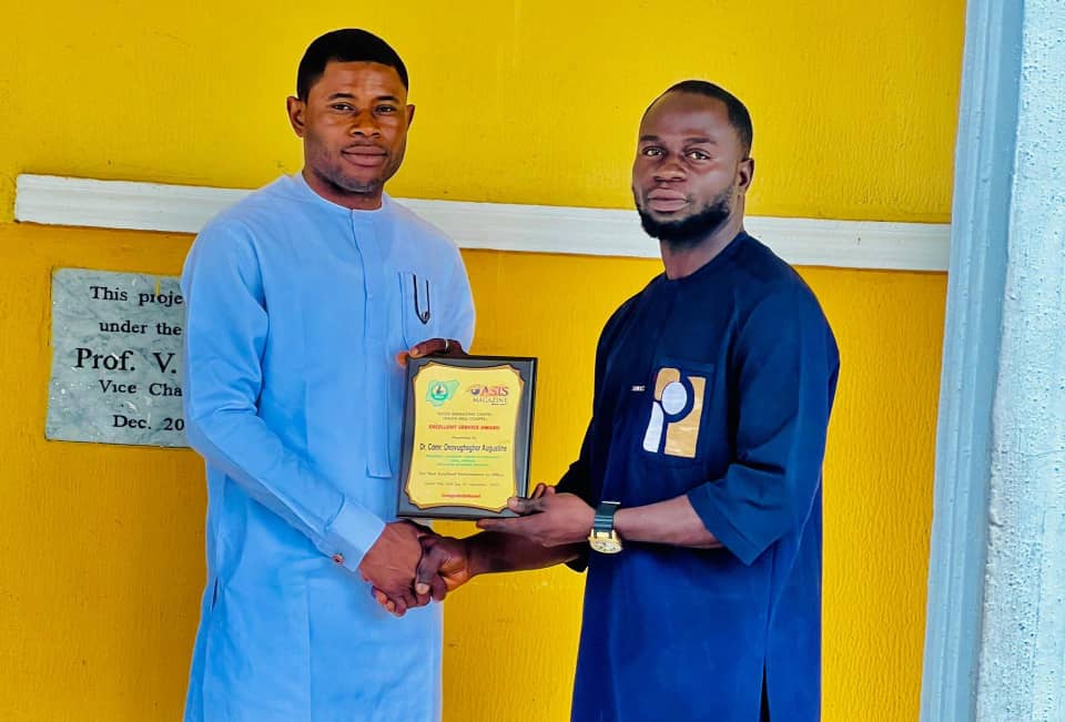 Oasis-NUJ Chapel Honours DELSU SUG President With Excellent Service Award