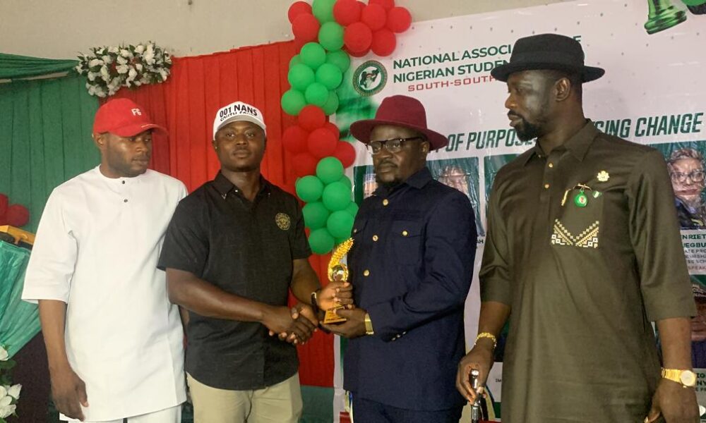 Oborevwori Bags Award Of Excellence At NANS Leadership Summit In DELSU