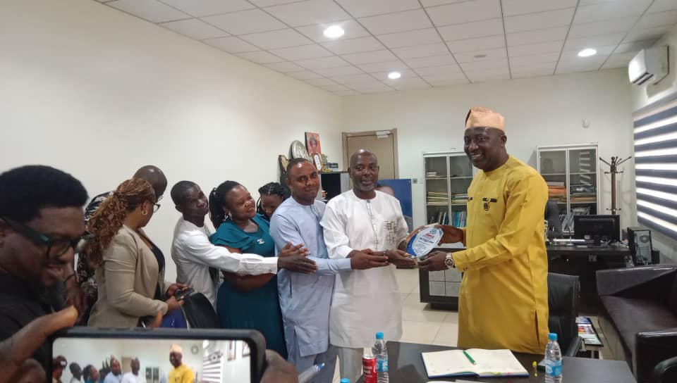 DELSU: Ex-Students Of Biochemistry Department Visit Professor Tonukari