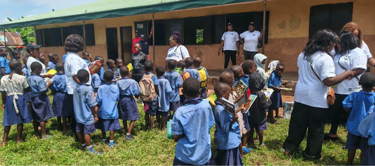 Excellent Ladies Association of Ukwuani LGA Distribute Notebooks To Pupils In Public Primary Schools