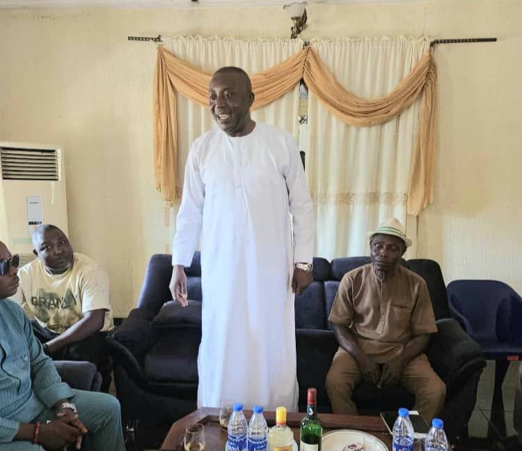 Prof. Tonukari Hosts Ward 11 APC EXCO, Lauds Gov. Oborevwori For Ekpan-Ovu To Erhoike Road Project