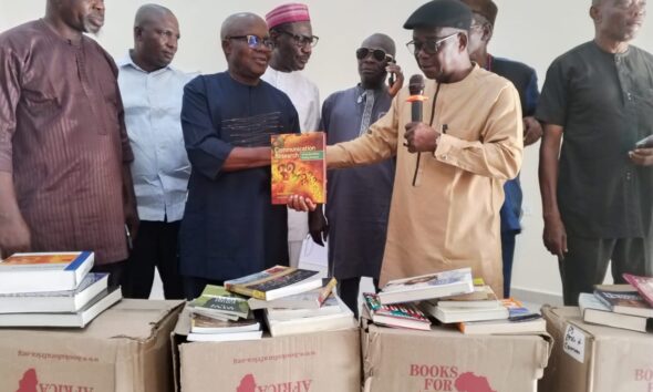 Class 77 College Of Commerce, Agbarha - Otor Monarch, Donate Books To Southern Delta University