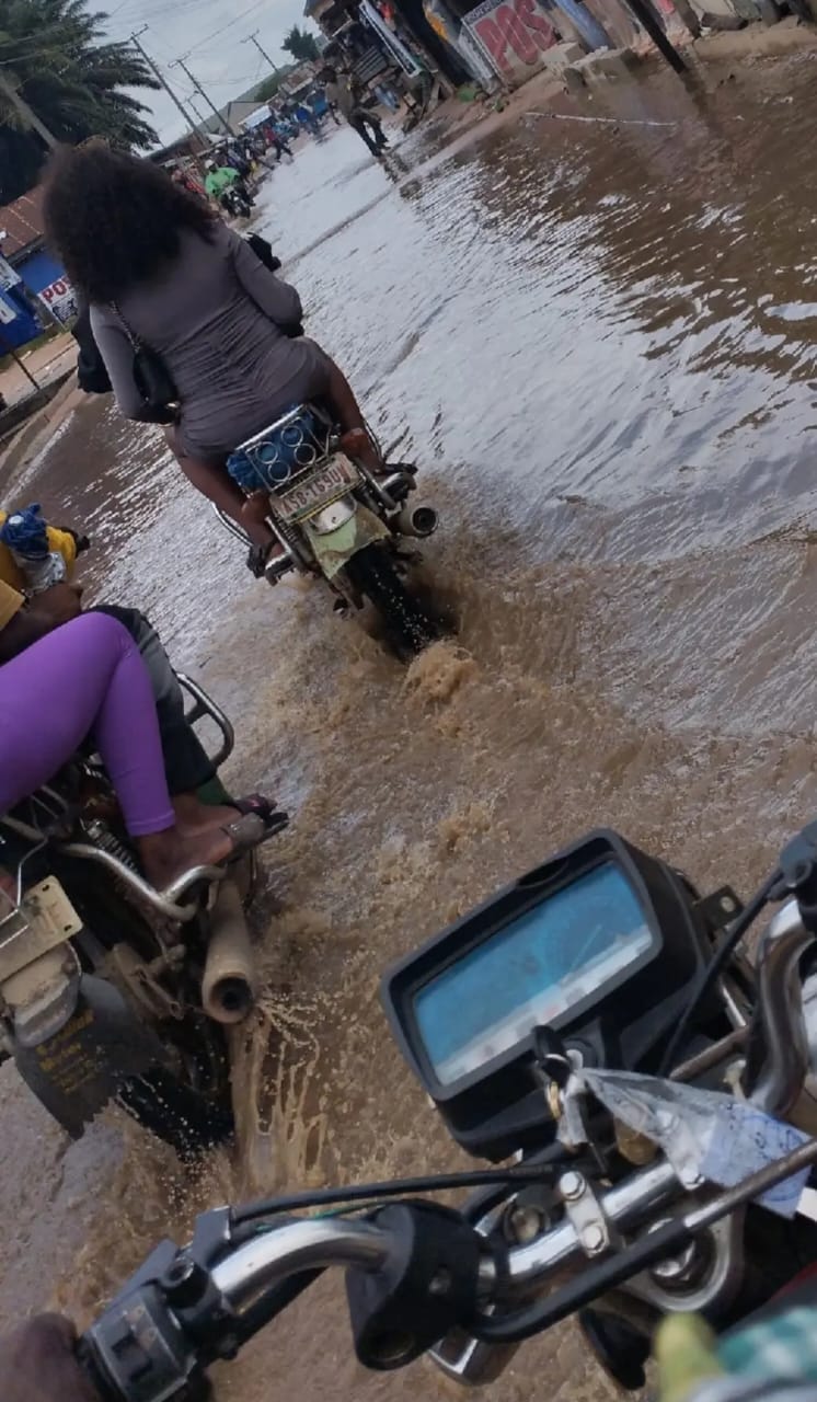 Residents Beg Govt To Fix Bad Spots In Abraka Roads Amid Renewed Rainfall