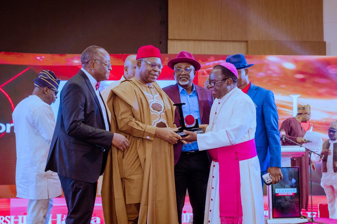 Waive Congratulates Oborevwori On Leadership Award, Hails New Telegraph Honour