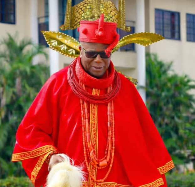 Dafinone Greets Uvwie Monarch On 18th Coronation Anniversary, Biography Launch