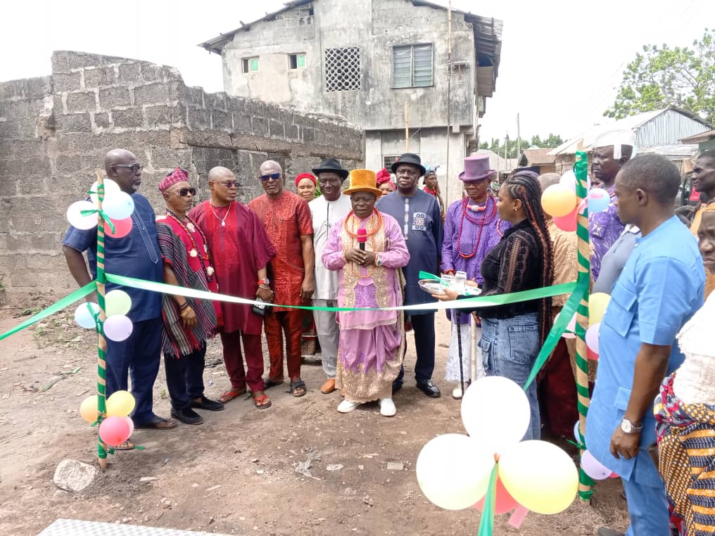 HRM Ararile Commissions Solar-Powered Borehole Donated By Umusu Family To Agbarha Abraka Community