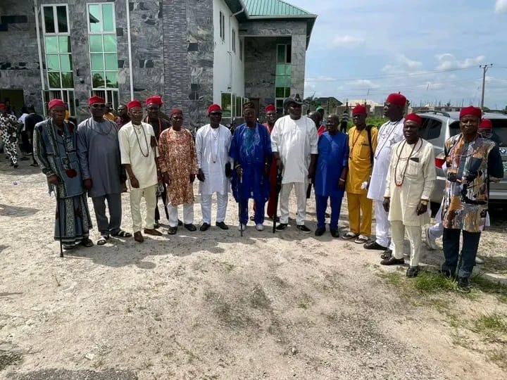 Ajede Intervenes, Resolves Leadership Dispute In Obiaruku