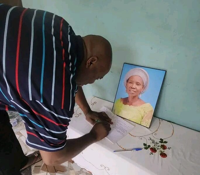 Ajede Pays Condolence Visit To Family Of Former Ukwuani Vice Chairman, Veronica Egbune