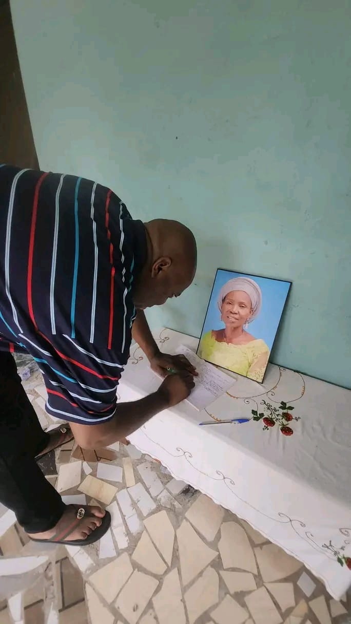 Ajede Pays Condolence Visit To Family Of Former Ukwuani Vice Chairman, Veronica Egbune