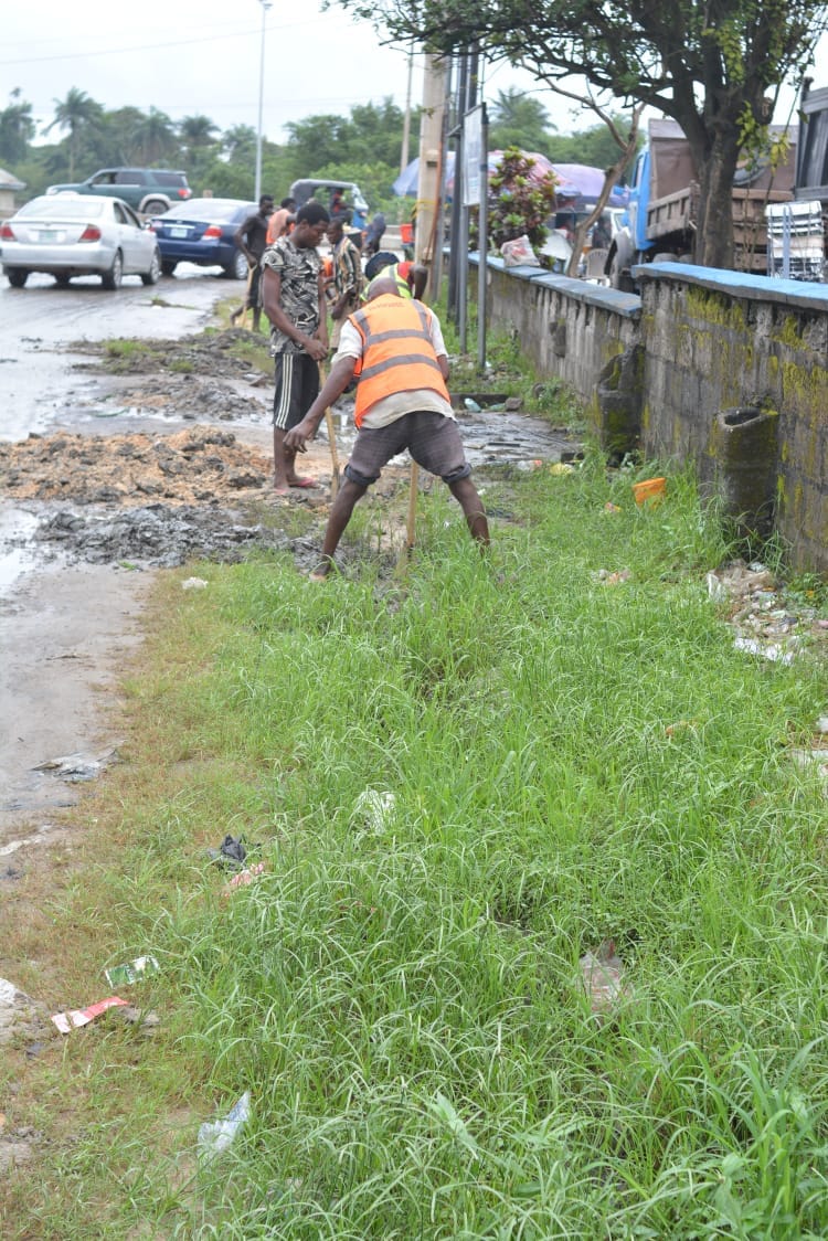 DESOPADEC Begins De-silting Exercise in Effurun GRA