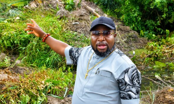 Egbo Inspects Ongoing Olomoro Canal Desilting, Stresses Environmental Responsibility