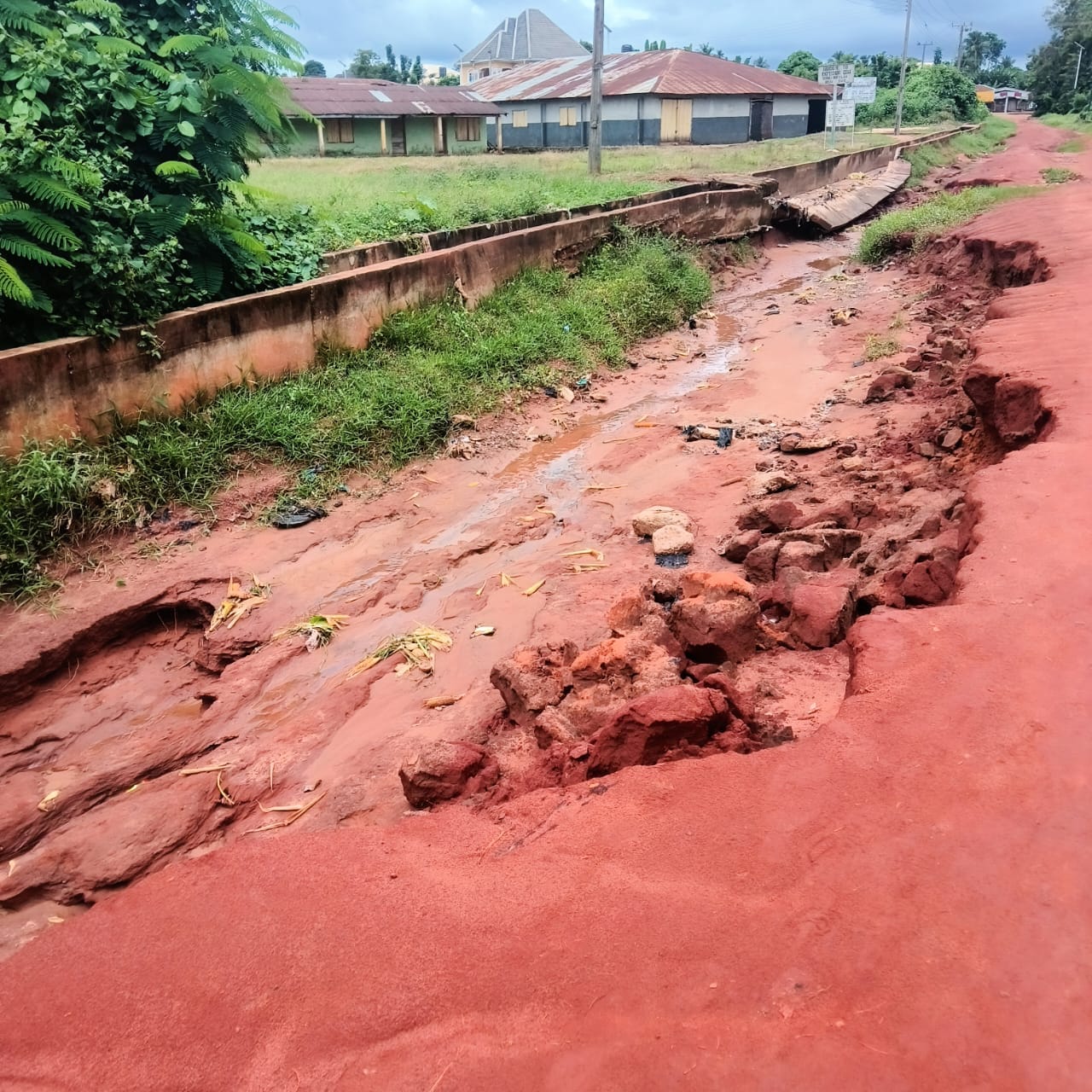 Ebu Bleeding From Decades Of Neglect As Government Delegation Inspects Collapsed Roads
