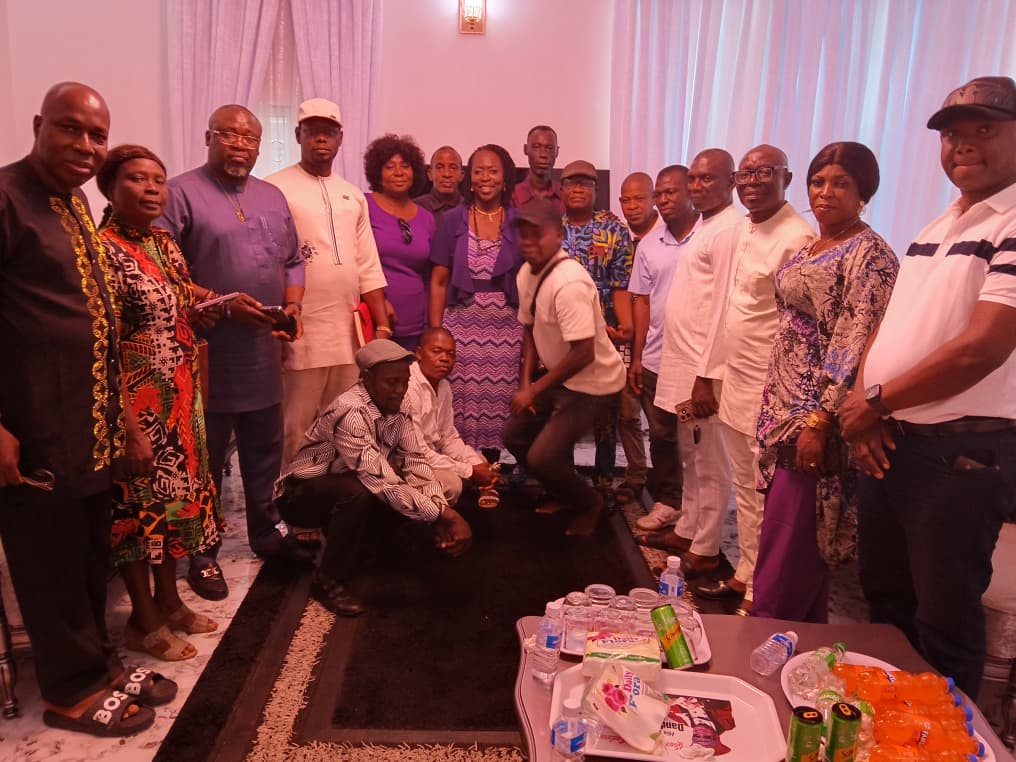 COURTESY VISIT: Hon. Ebizi Receives Asamabiri APC Leadership, Stakeholders