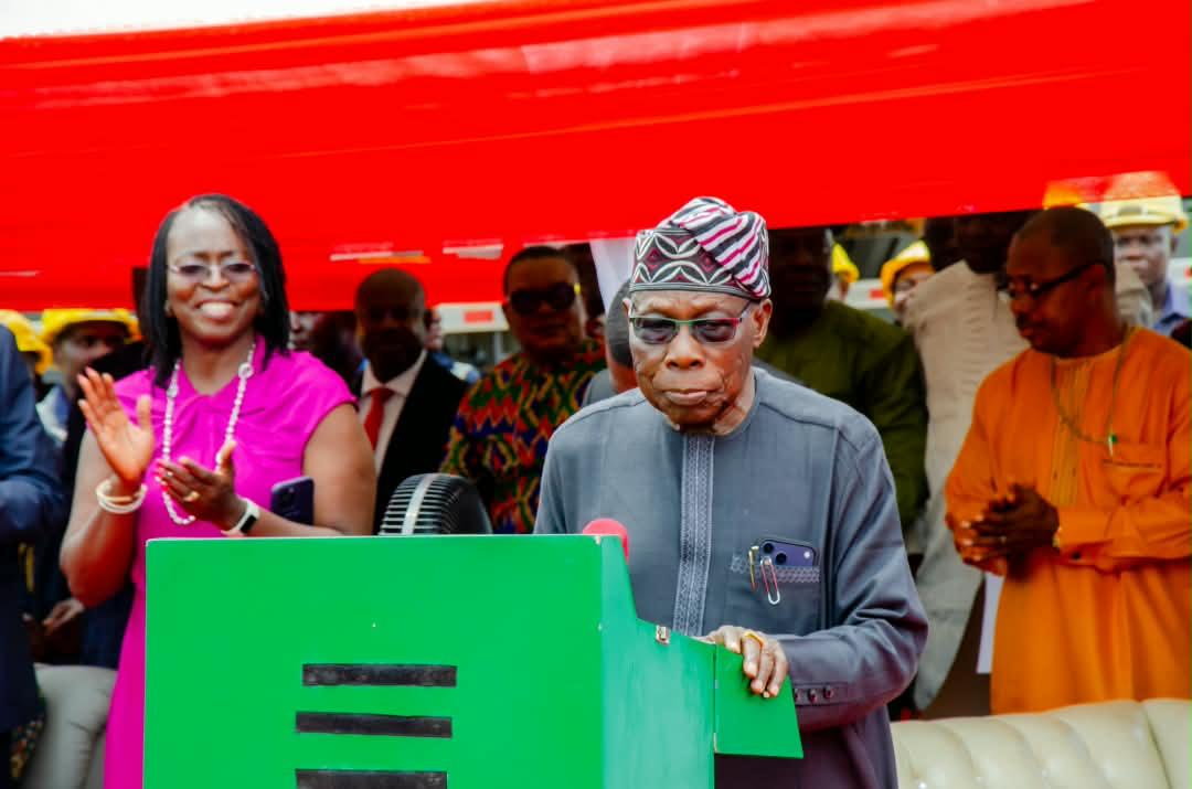 PHOTO NEWS: Ebizi Brown Hails Diri On Azikel Refinery, As Obasanjo Inaugurates Crude Distillation Unit